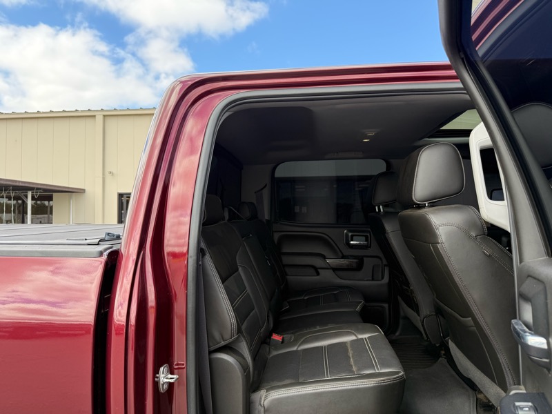 GMC Sierra 2500HD Denali Crew Cab 4WD 2016 GMC Sierra 2500HD Denali Crew Cab 4WD 2016