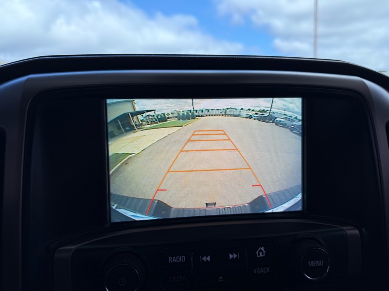 GMC Sierra 2500HD Denali Crew Cab 4WD 2016 GMC Sierra 2500HD Denali Crew Cab 4WD 2016