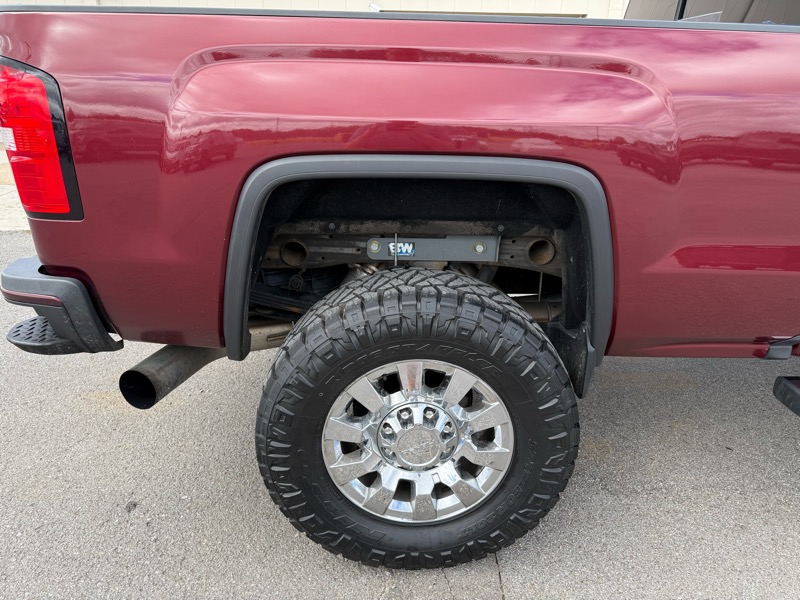 GMC Sierra 2500HD Denali Crew Cab 4WD 2016 GMC Sierra 2500HD Denali Crew Cab 4WD 2016