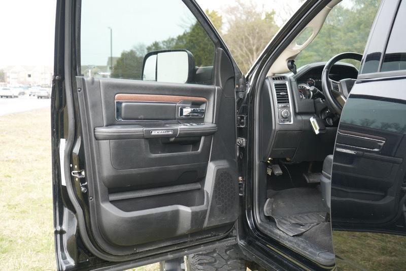 RAM 3500 Laramie Mega Cab 4WD 2014