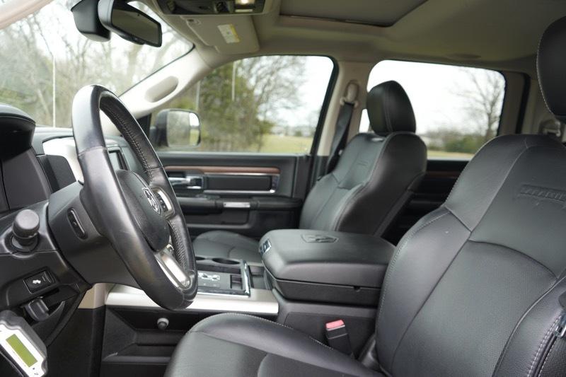 RAM 3500 Laramie Mega Cab 4WD 2014