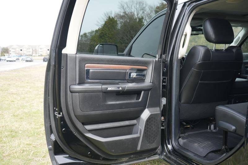 RAM 3500 Laramie Mega Cab 4WD 2014