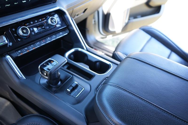 GMC Sierra 1500 Denali Crew Cab Short Box 4WD 2023