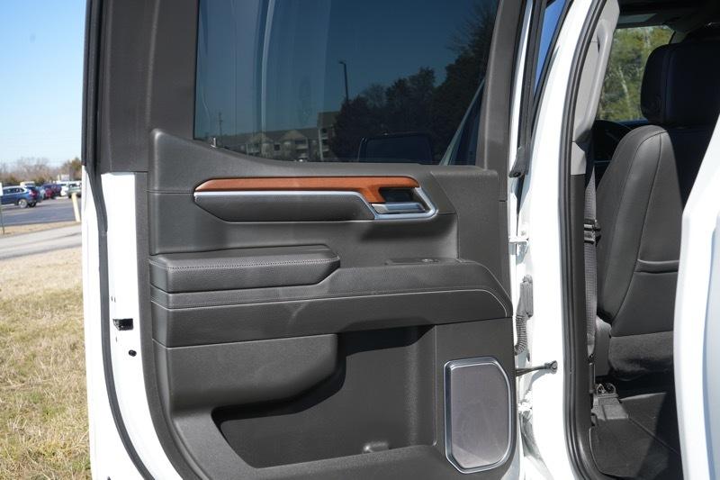 GMC Sierra 1500 Denali Crew Cab Short Box 4WD 2023