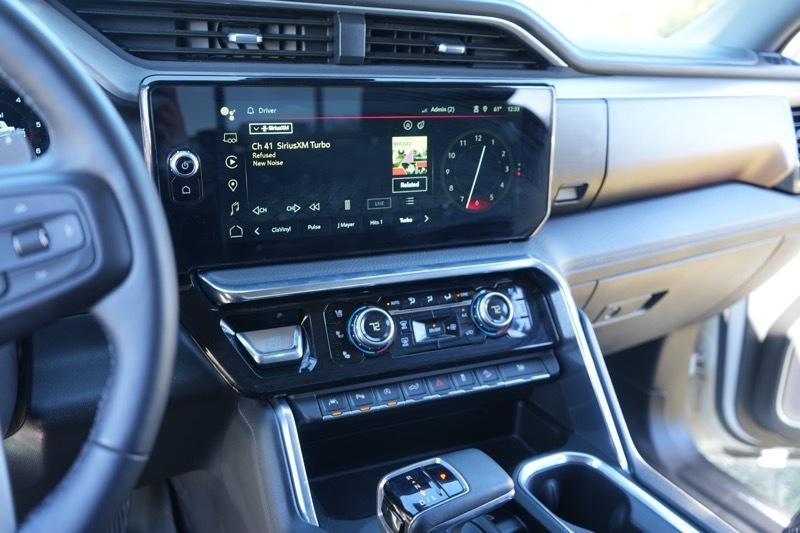 GMC Sierra 1500 Denali Crew Cab Short Box 4WD 2023