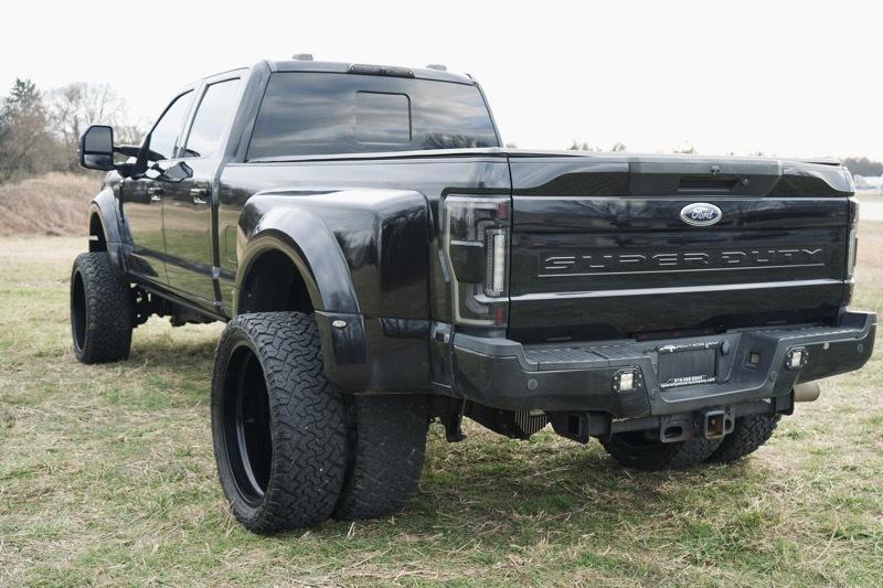 Ford F-450 SD Lariat Crew Cab DRW 4WD 2022