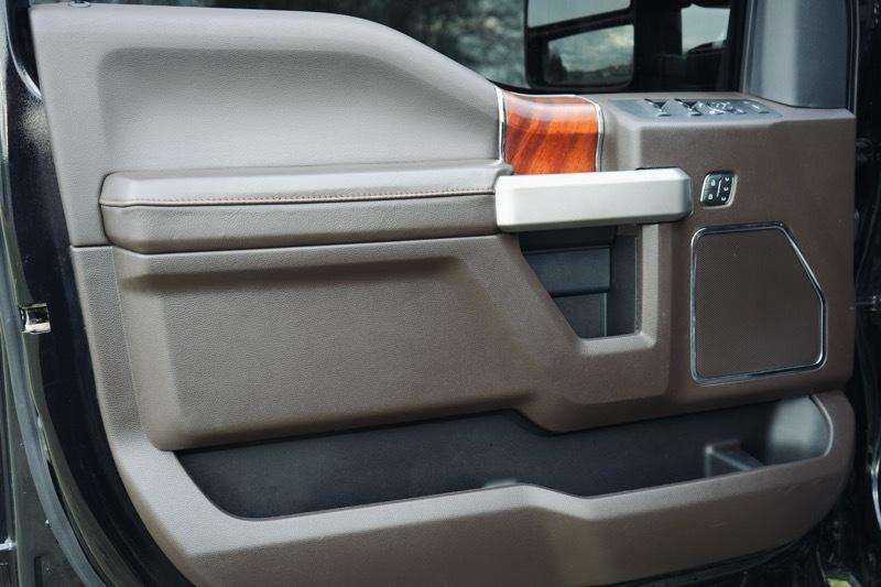 Ford F-450 SD Lariat Crew Cab DRW 4WD 2022