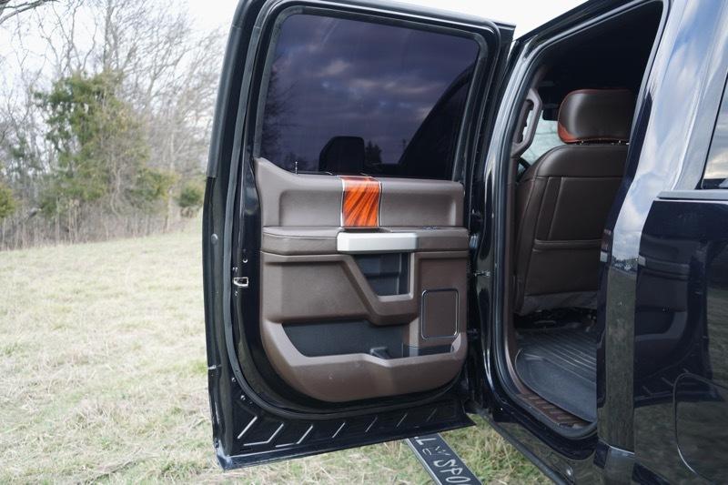 Ford F-450 SD Lariat Crew Cab DRW 4WD 2022