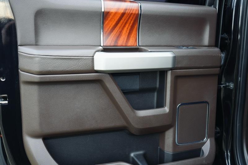 Ford F-450 SD Lariat Crew Cab DRW 4WD 2022