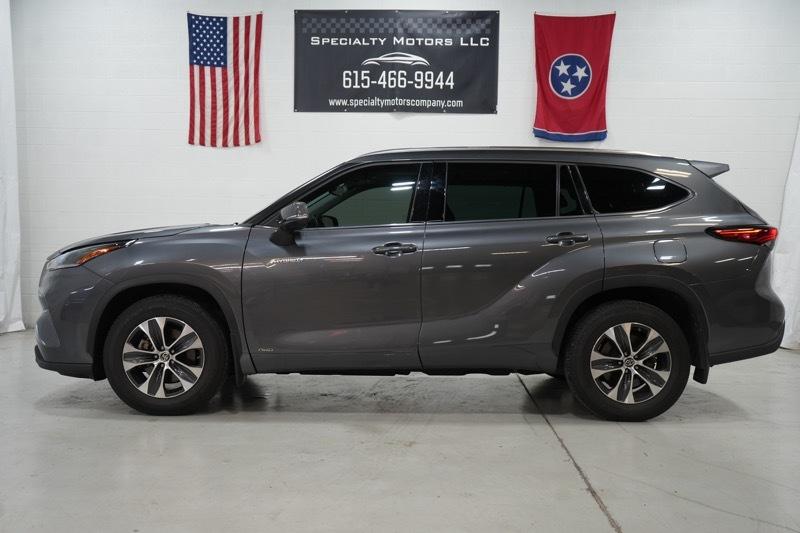 Toyota Highlander Hybrid XLE AWD 2021