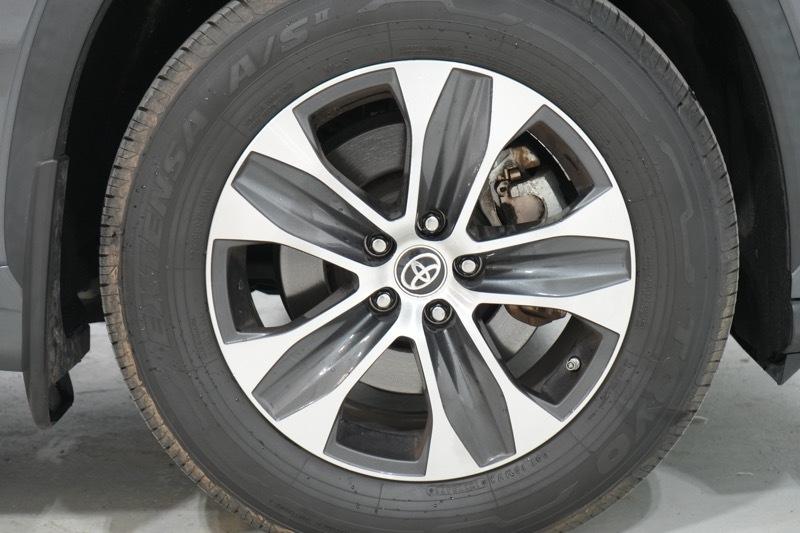 Toyota Highlander Hybrid XLE AWD 2021