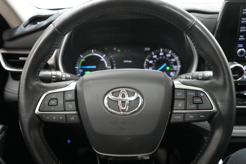 Toyota Highlander Hybrid XLE AWD 2021