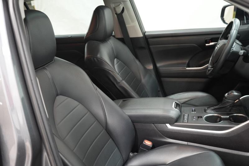 Toyota Highlander Hybrid XLE AWD 2021