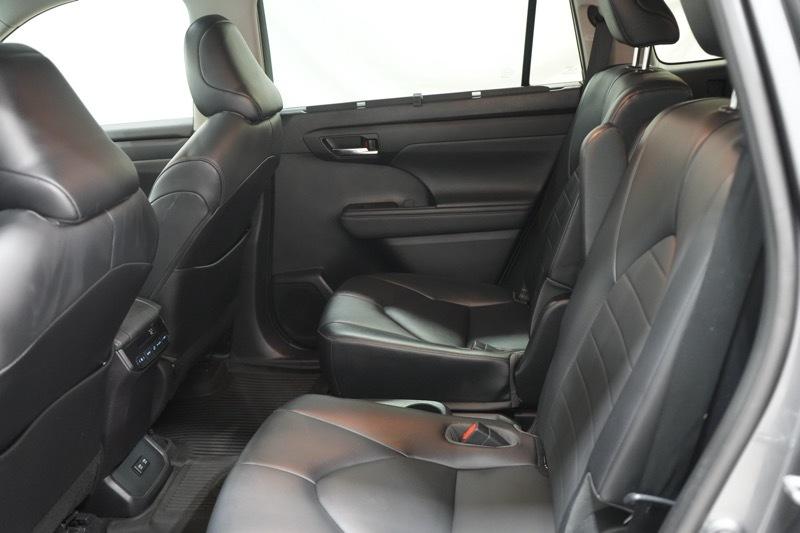 Toyota Highlander Hybrid XLE AWD 2021