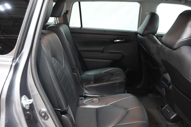 Toyota Highlander Hybrid XLE AWD 2021