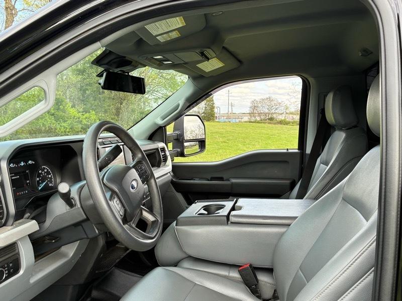 Ford F-550 Regular Cab DRW 4WD 2024