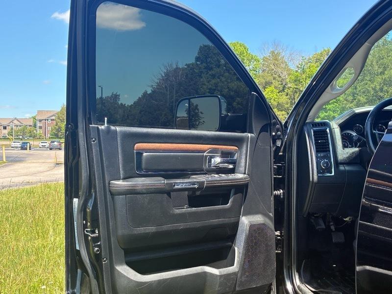 RAM 3500 Laramie Mega Cab 4WD DRW 2015