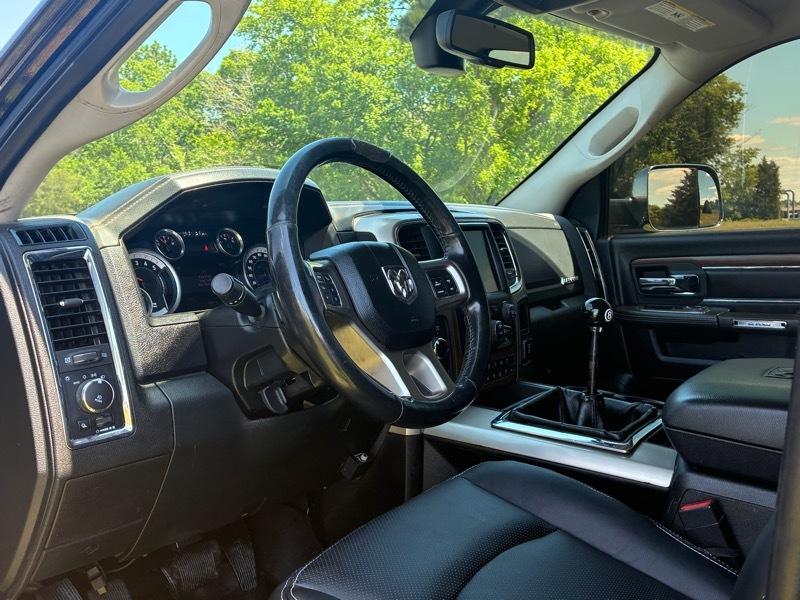 RAM 3500 Laramie Mega Cab 4WD DRW 2015