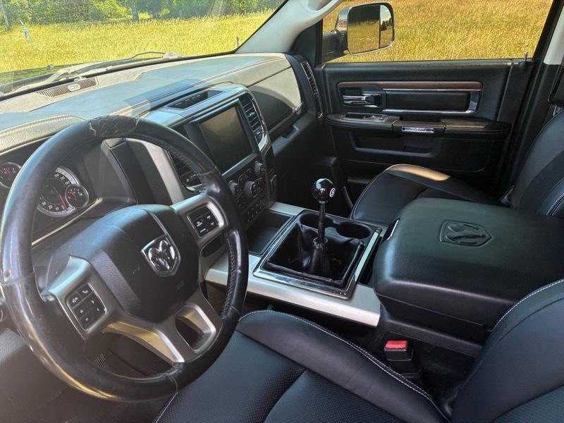 RAM 3500 Laramie Mega Cab 4WD DRW 2015