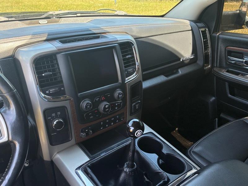 RAM 3500 Laramie Mega Cab 4WD DRW 2015