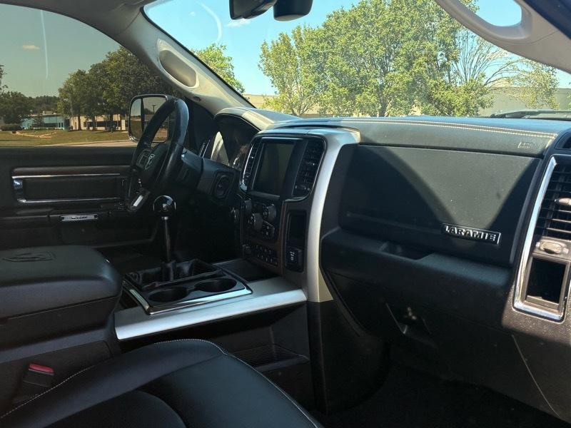 RAM 3500 Laramie Mega Cab 4WD DRW 2015