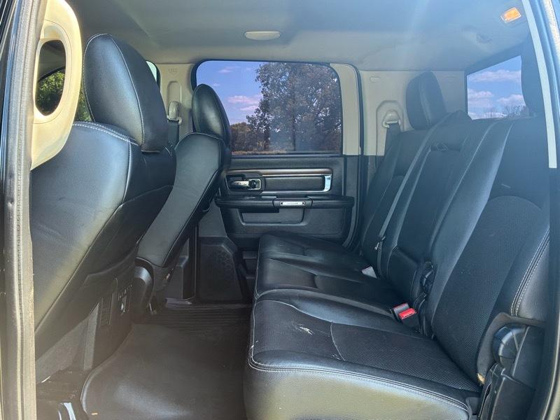 RAM 3500 Laramie Mega Cab 4WD DRW 2015
