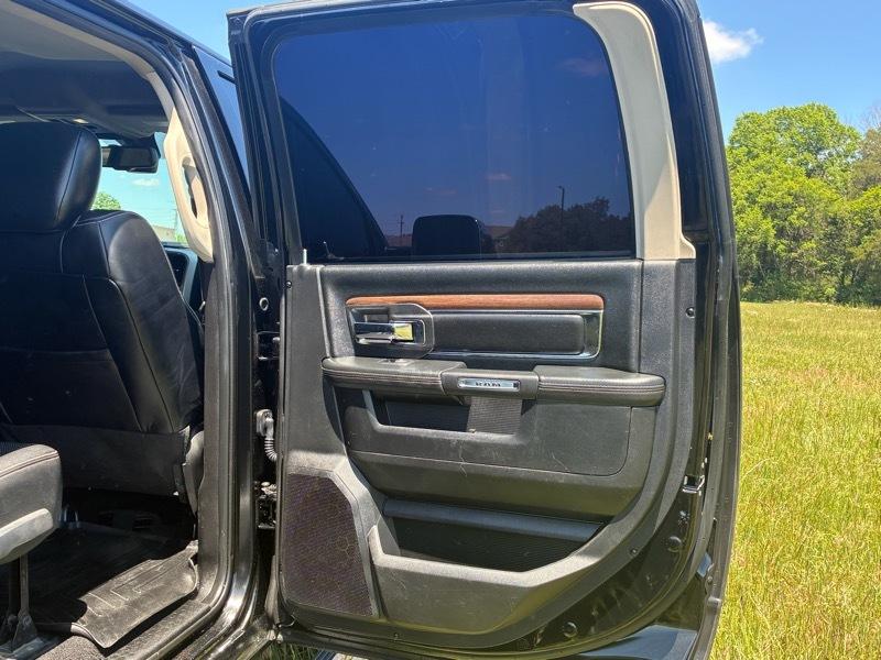 RAM 3500 Laramie Mega Cab 4WD DRW 2015