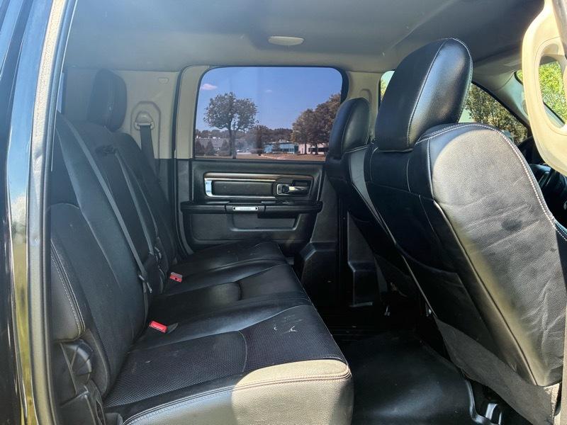 RAM 3500 Laramie Mega Cab 4WD DRW 2015