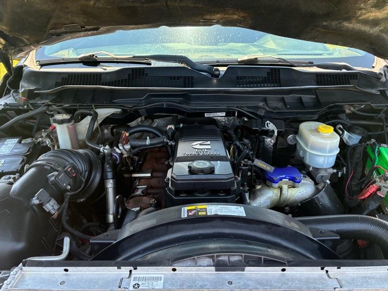 RAM 3500 Laramie Mega Cab 4WD DRW 2015