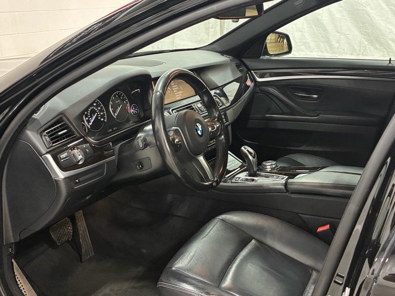 BMW 5-Series 528i 2016