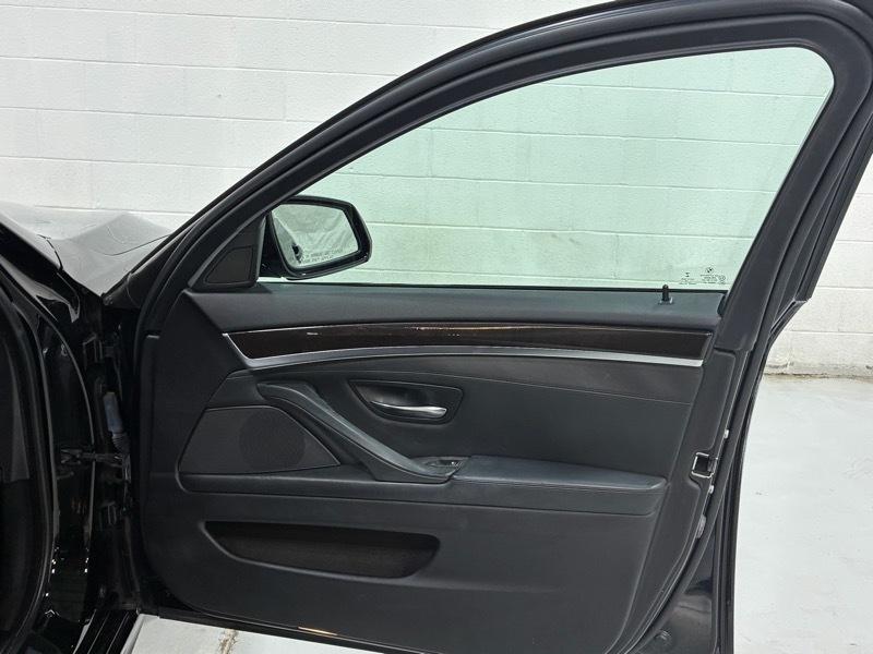 BMW 5-Series 528i 2016