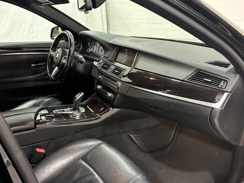 BMW 5-Series 528i 2016