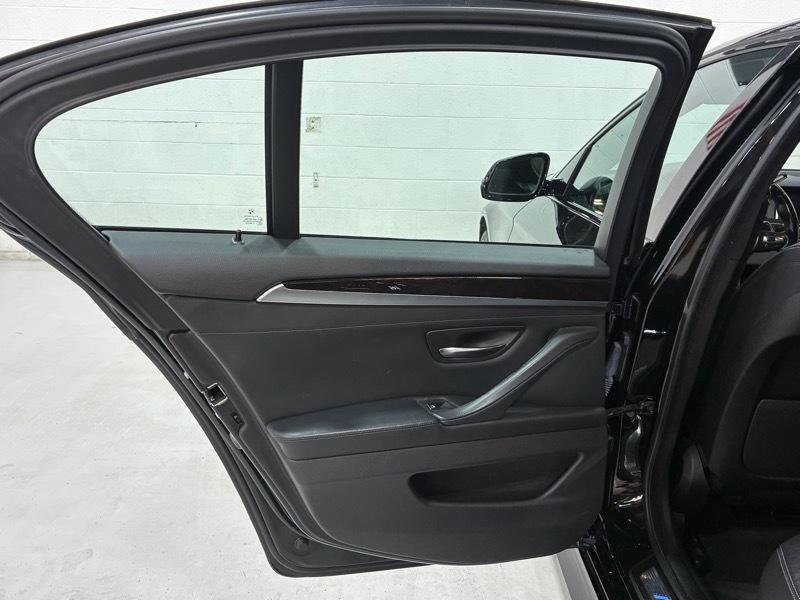 BMW 5-Series 528i 2016