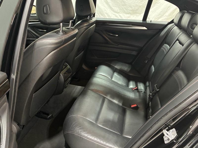 BMW 5-Series 528i 2016