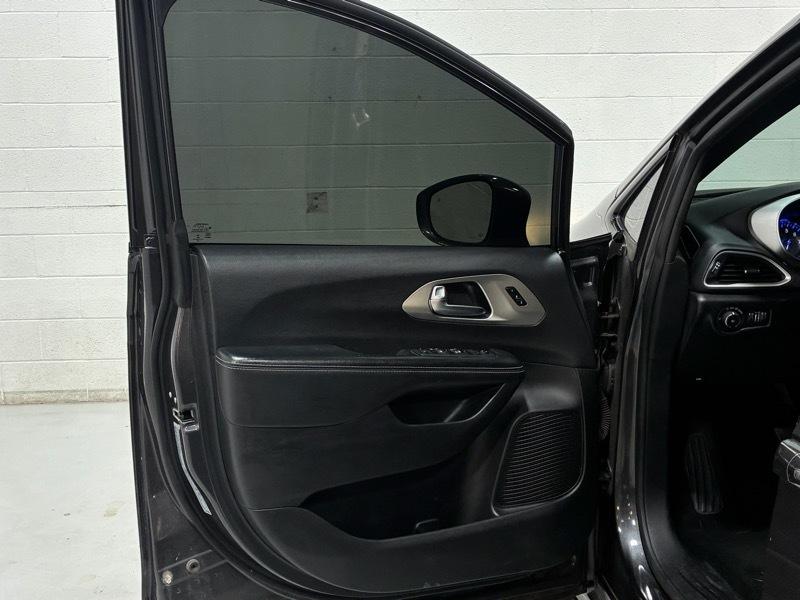 Chrysler Pacifica Touring L AWD 2020