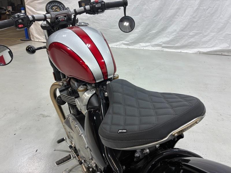 Triumph Bonneville Bobber  2018