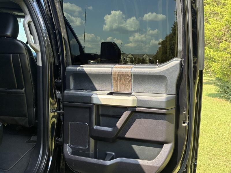 Ford F-250 SD Lariat Crew Cab 4WD 2021