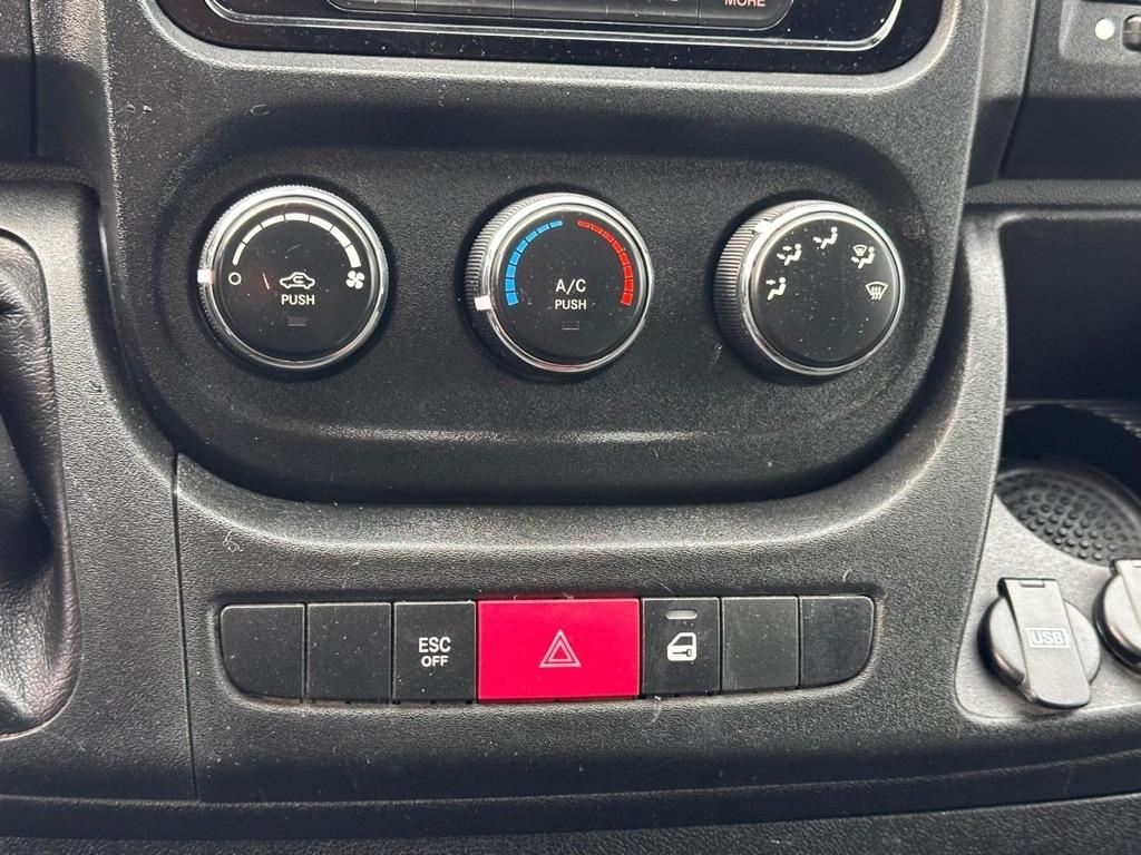 RAM Promaster 1500 Low Roof Tradesman 118-in. WB 2014