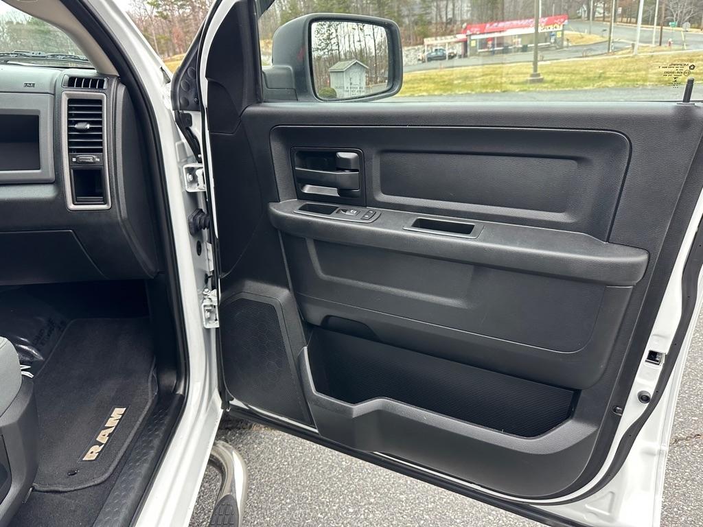 RAM 1500 Classic Tradesman Crew Cab SWB 2WD 2020