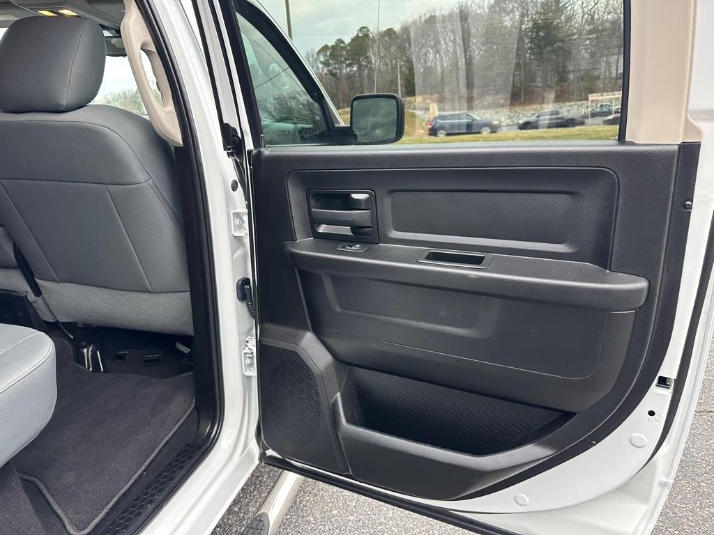 RAM 1500 Classic Tradesman Crew Cab SWB 2WD 2020