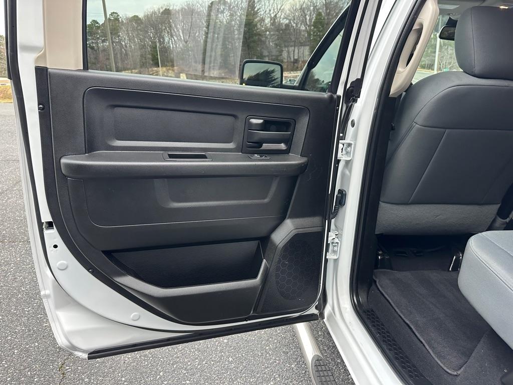 RAM 1500 Classic Tradesman Crew Cab SWB 2WD 2020