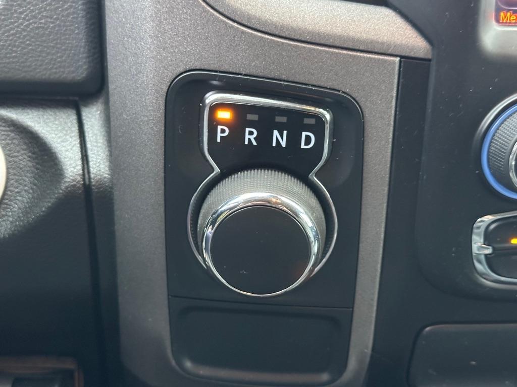 RAM 1500 Classic Tradesman Crew Cab SWB 2WD 2020