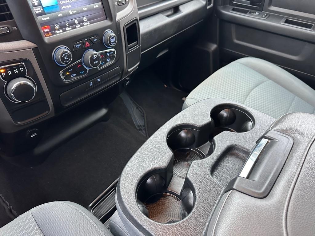 RAM 1500 Classic Tradesman Crew Cab SWB 2WD 2020