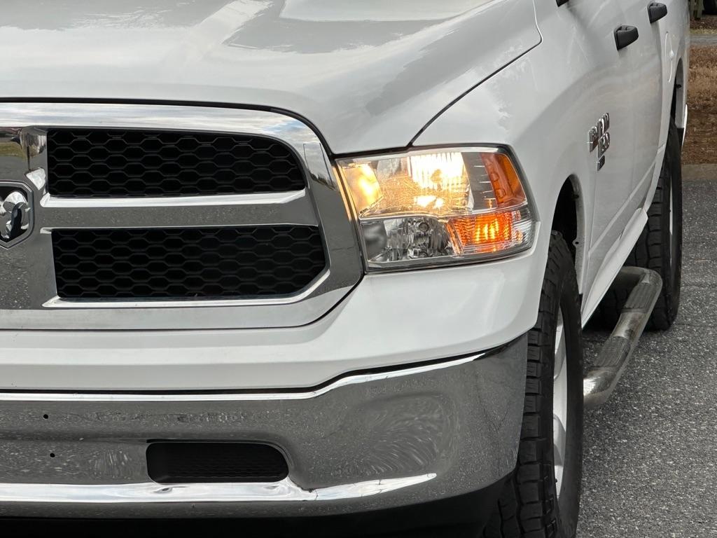 RAM 1500 Classic Tradesman Crew Cab SWB 2WD 2020