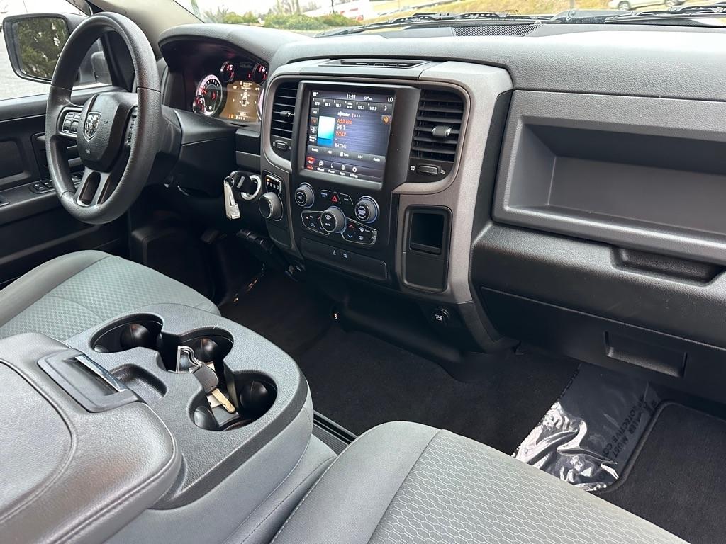 RAM 1500 Classic Tradesman Crew Cab SWB 2WD 2020