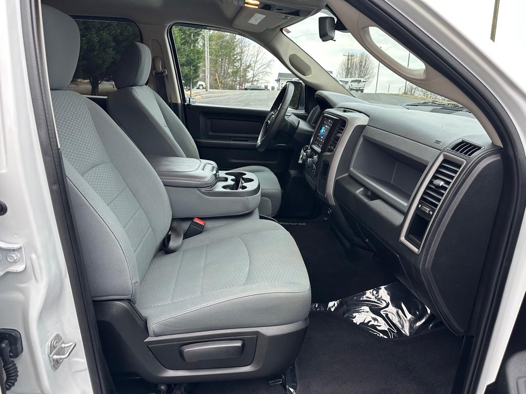 RAM 1500 Classic Tradesman Crew Cab SWB 2WD 2020