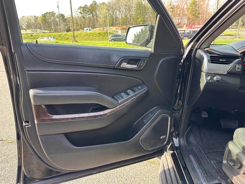 2018 Chevrolet Suburban LT - Photo 9