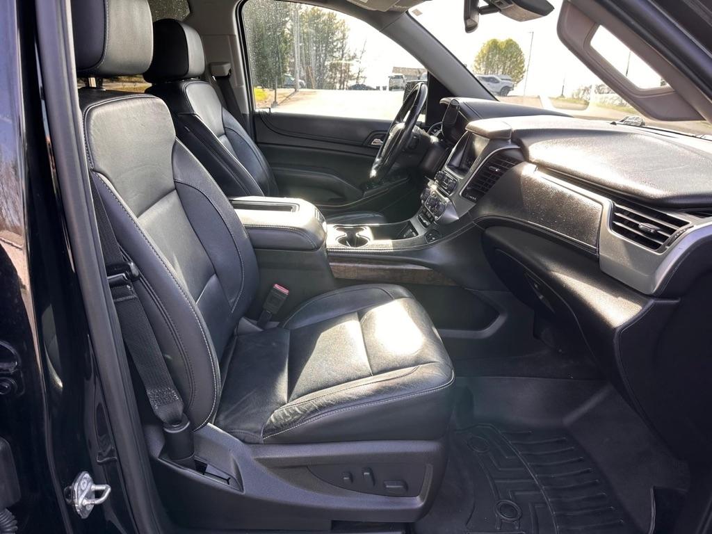 2018 Chevrolet Suburban LT - Photo 12