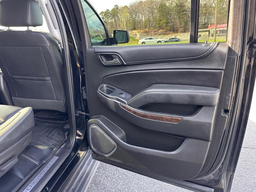 2018 Chevrolet Suburban LT - Photo 15