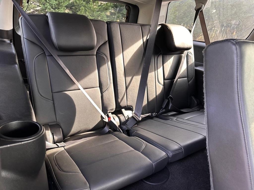 2018 Chevrolet Suburban LT - Photo 17